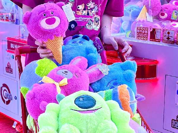 Caught a lot of plush toys
