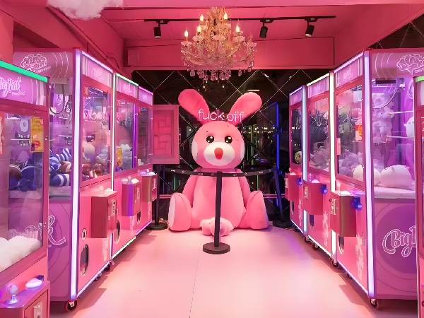 A themed claw machine customized for brand marketing.